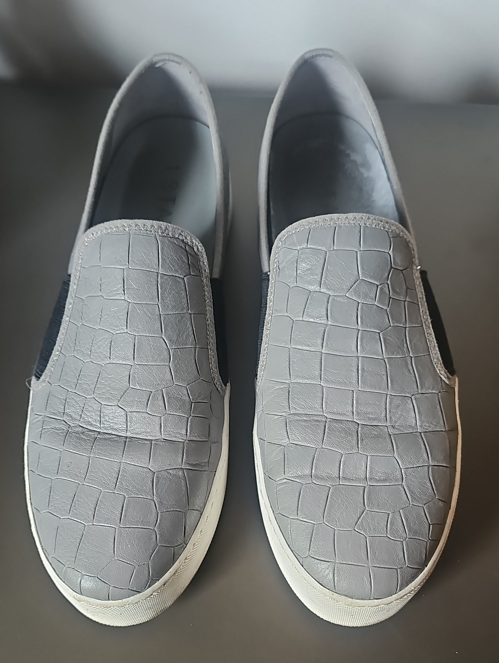 Women's Grey Croc-Embossed Slip-On Loafers 1. State Sz 9.5